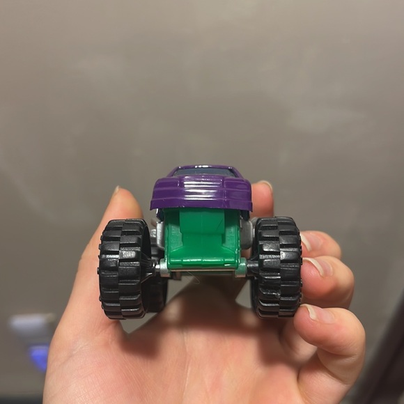 4x4 express wheels toy car - Picture 3 of 7